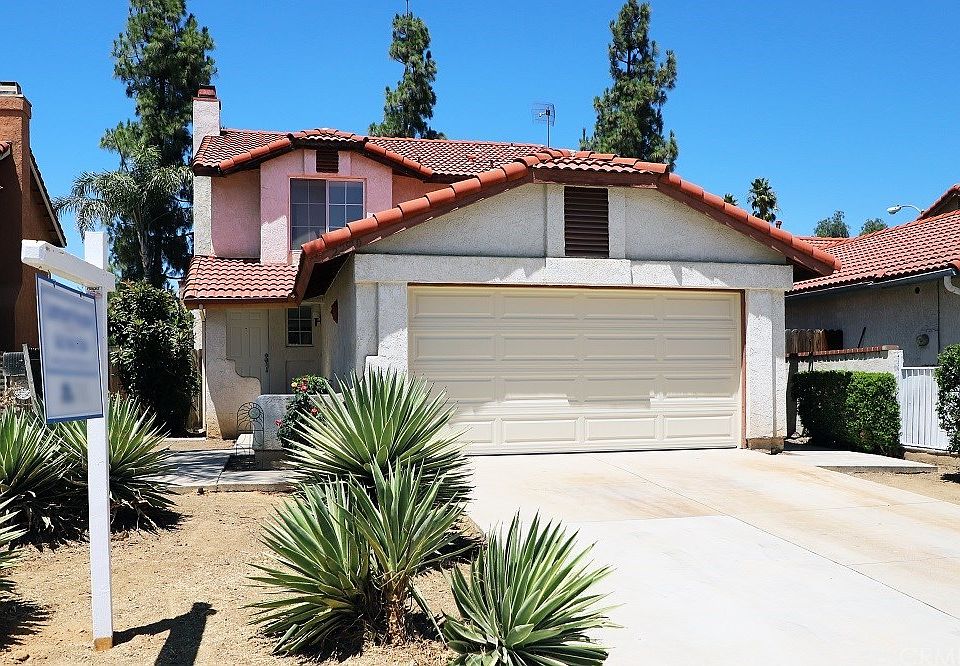 1st image of 22910 Pahute Dr