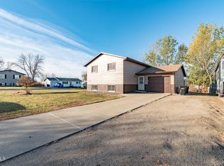 25 Penenah Dr, Bismarck, ND 58504