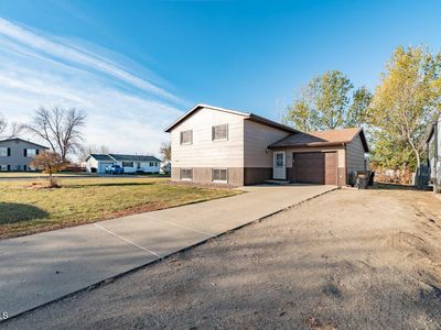 25 Penenah Dr, Bismarck, ND, 58504