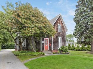 21 Broadway Ave, Mystic, CT 06355