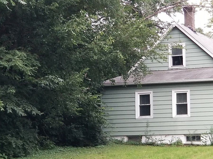 2nd image of 1633 W 15th St