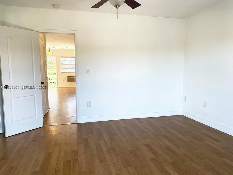 2185 NE 123rd St #204 — Photo 5