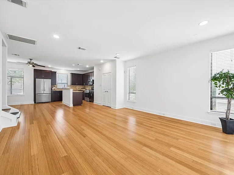 2309 McIlhenny St — Photo 7