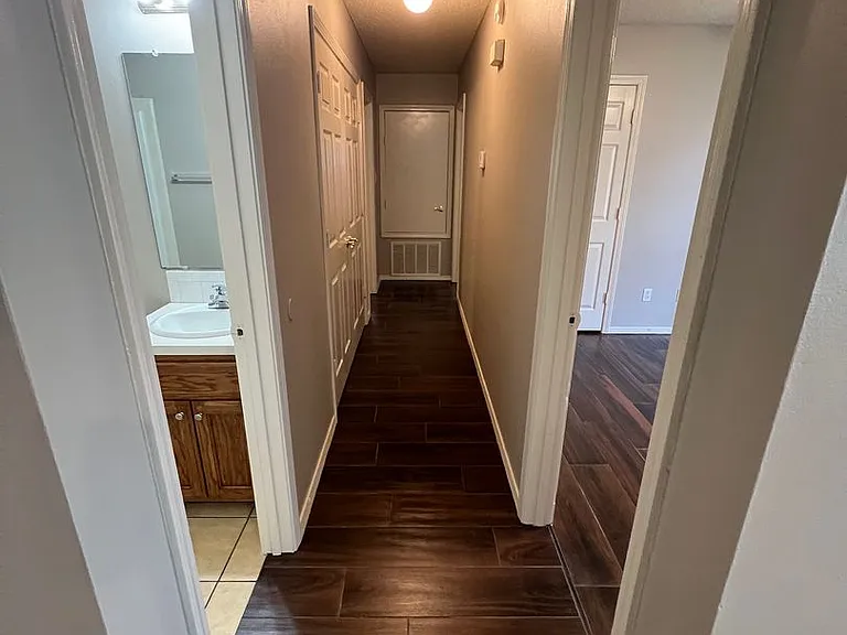 1703 Wilder Ln — Photo 8