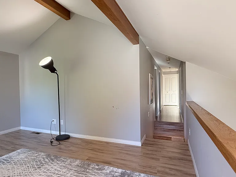 18913 SE 44th Pl — Photo 11