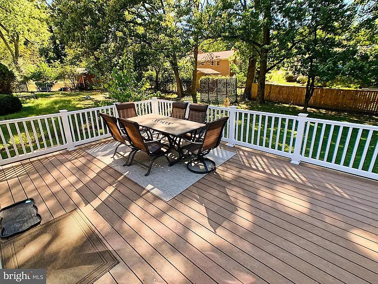 10316 Geranium Ave — Photo 5