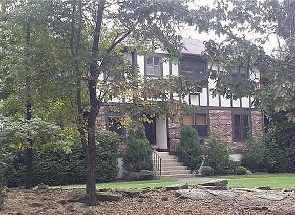 2nd image of 729 Sierra Vista Ln