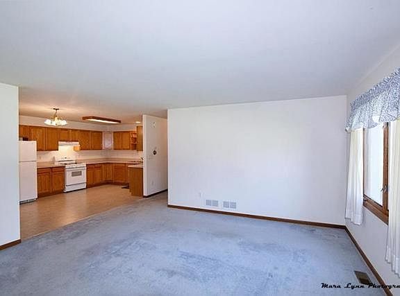 4th image of 16 S Juniper Dr
