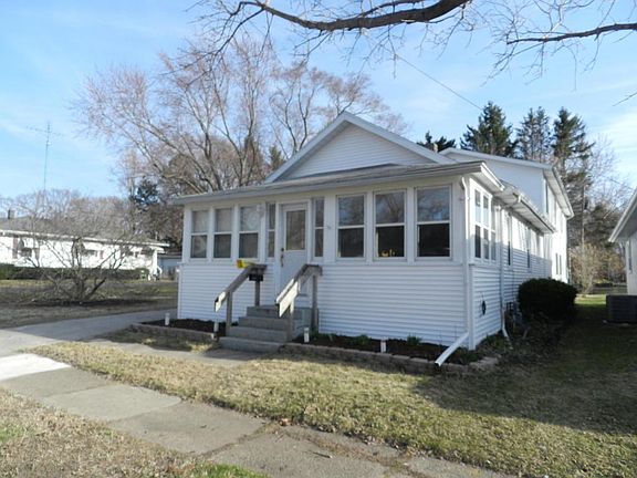2nd image of 1410 Margaret Pl