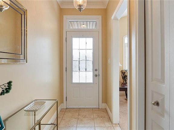 4th image of 95 N Park Ave #5