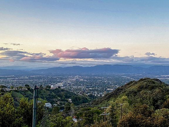 2nd image of 14280 Mulholland Dr