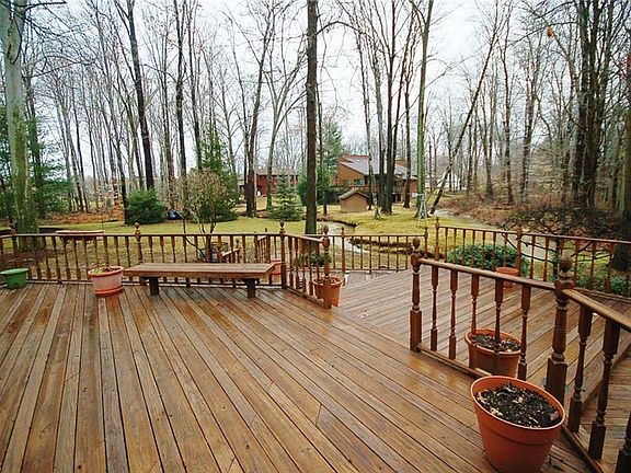 4th image of 220 Old Oak Dr