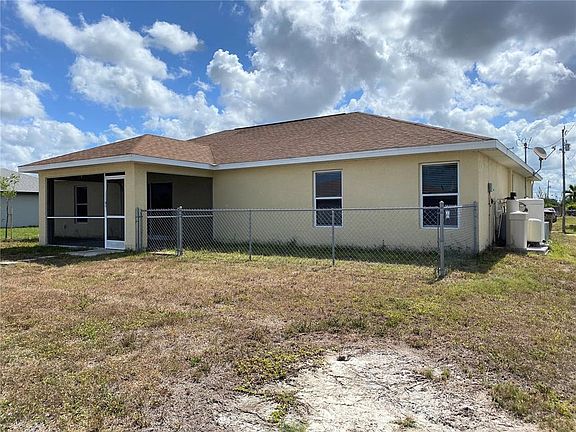 3rd image of 2020 NW 7th Pl