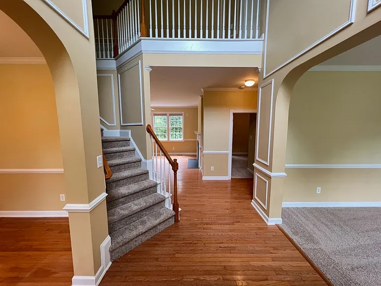 1006 Goldenview Ct — Photo 6