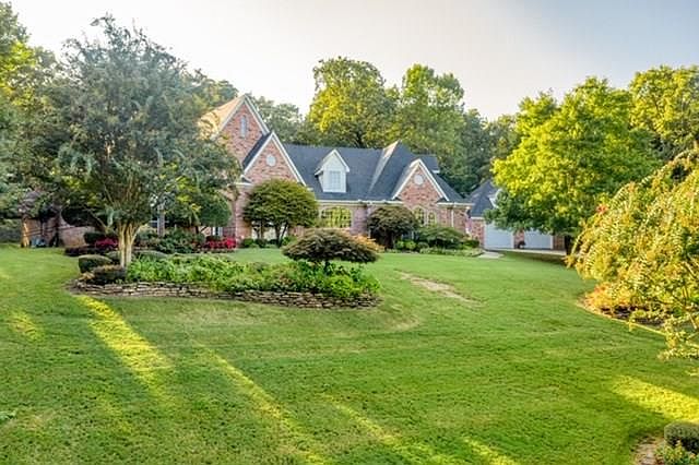 1st image of 1215 Woodland Creek Cir