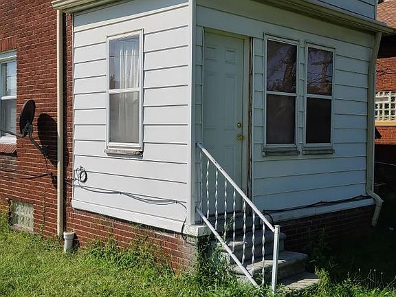 4th image of 17134 Greenlawn Ave