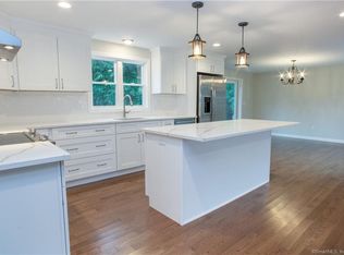 23 Woodmere Rd, Newington, CT 06111