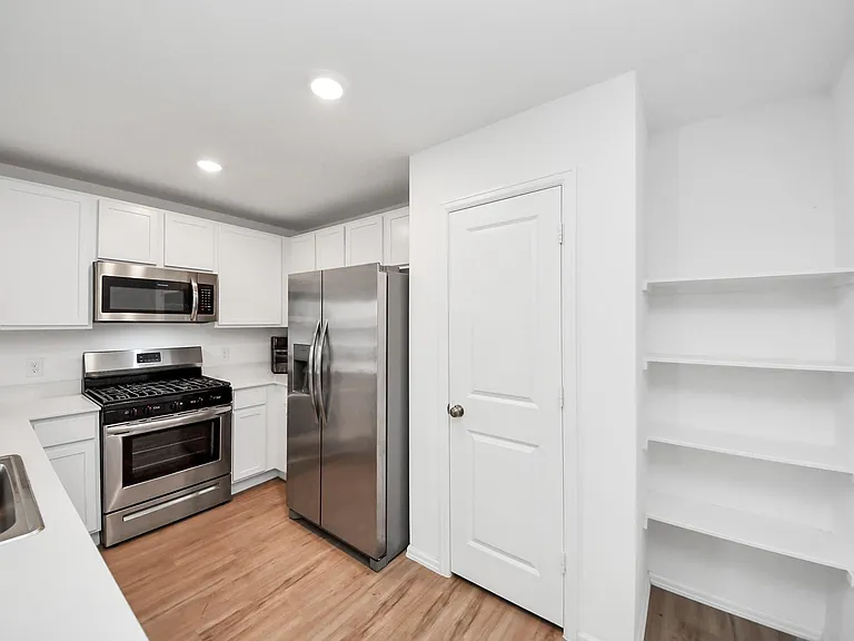 9206 Burnet Fields Dr — Photo 22