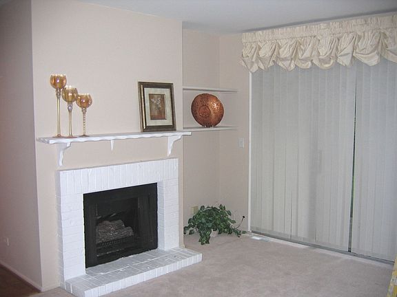 3rd image of 372 Greystone Ct APT D1