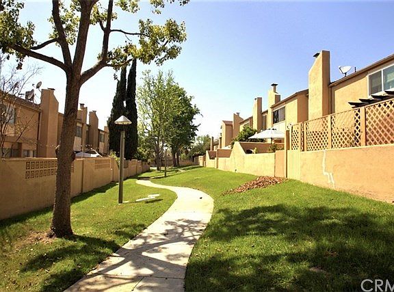 2nd image of 688 Parkwood Ln