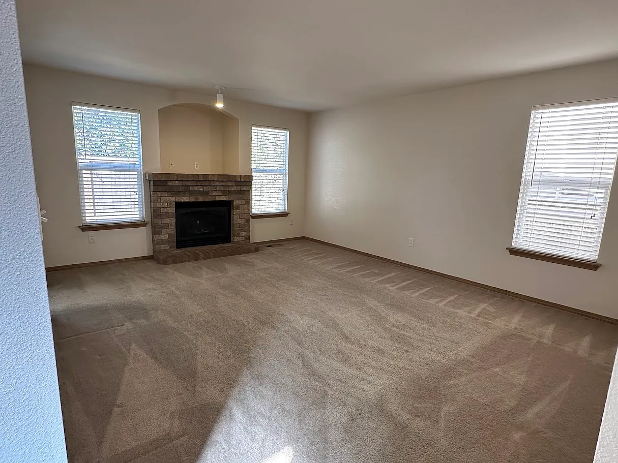 3 bed, 2.5 bath, 1610 sqft, $3,100 — Photo 4