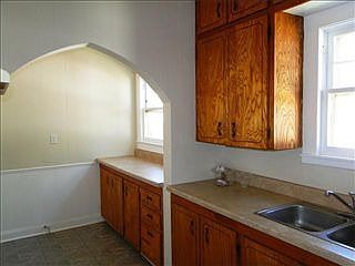 3rd image of 609 N Dorothy Ave
