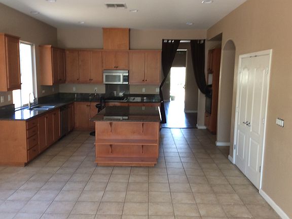 4th image of 2572 Century Oak Dr