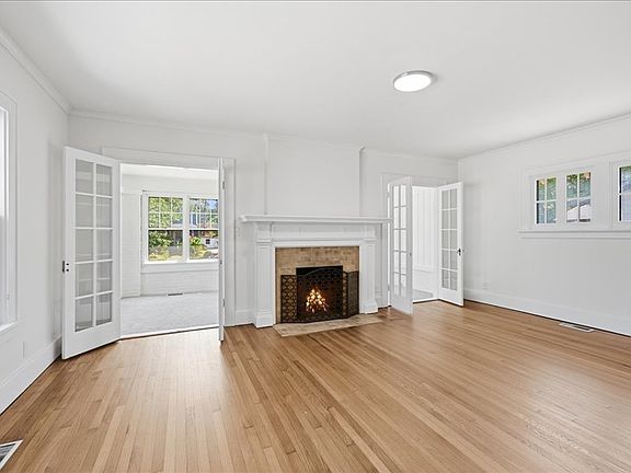 4th image of 2402 Boston St