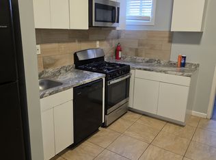 404 N Daggett St #1, Philadelphia, PA 19151