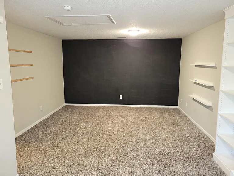 1636 Campfire Dr — Photo 29