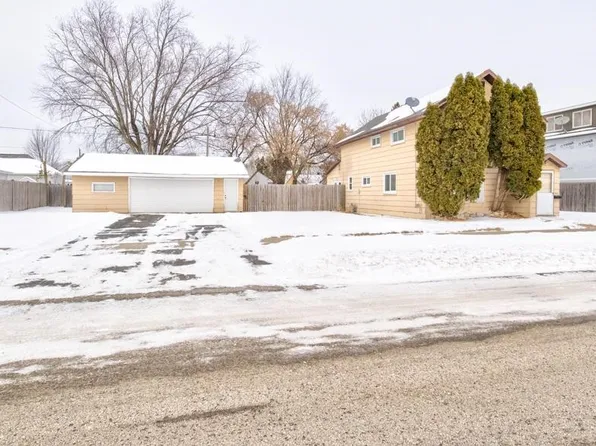 1031 Spruce St, Marinette, WI 54143