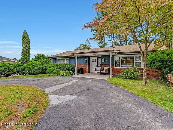 2nd image of 212 Karen Dr