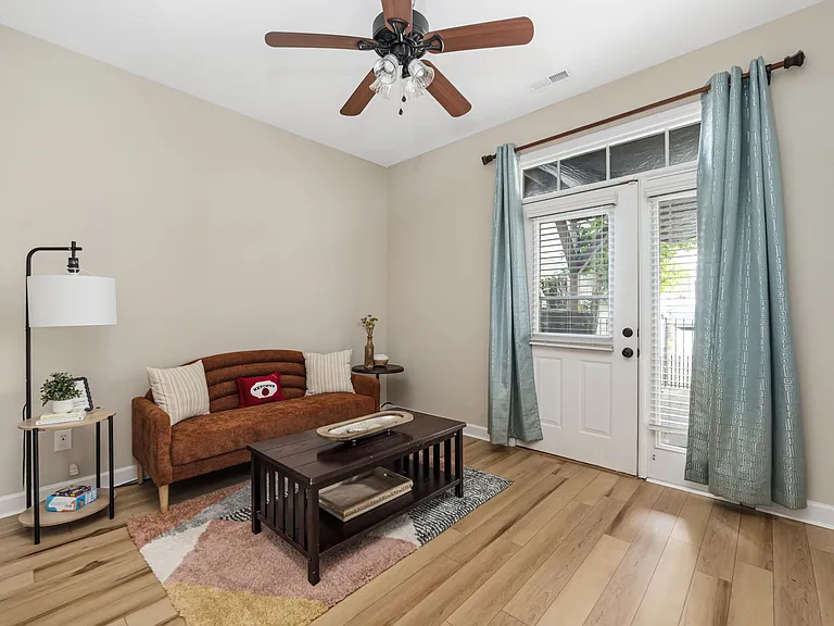 13704 Anthea Ln — Photo 5