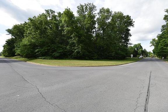 5th image of 120 Lake Harbor Dr