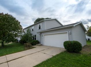 1011 Skyview Ave, Little Chute, WI 54140