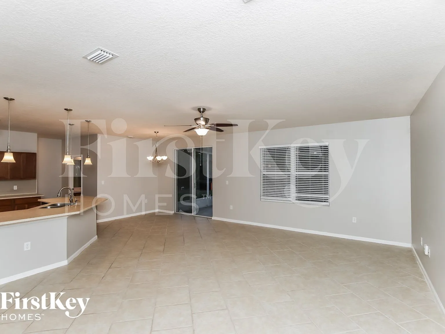 3 bed, 2.0 bath, 2006 sqft, $2,290 — Photo 3