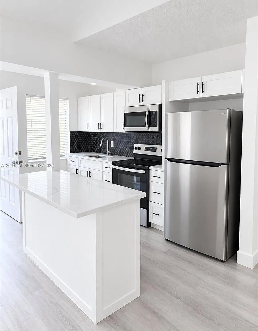 3 bed, 2.0 bath, $3,300 — Photo 1