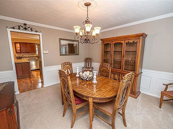 4th image of 16085 Lake Forest Dr