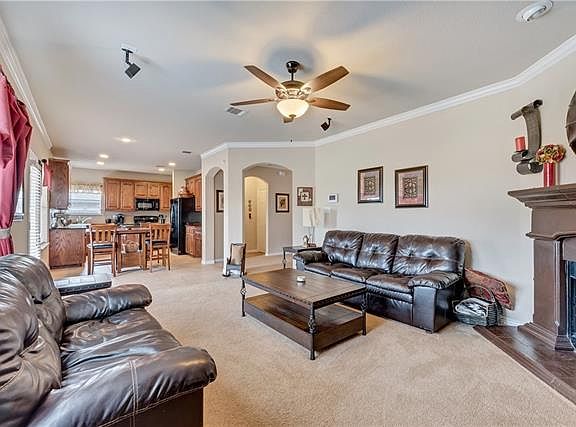 3rd image of 6161 Shad Dr