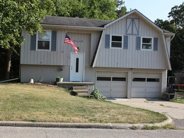 715 S Whitetail Cir, Mt Zion, IL 62549