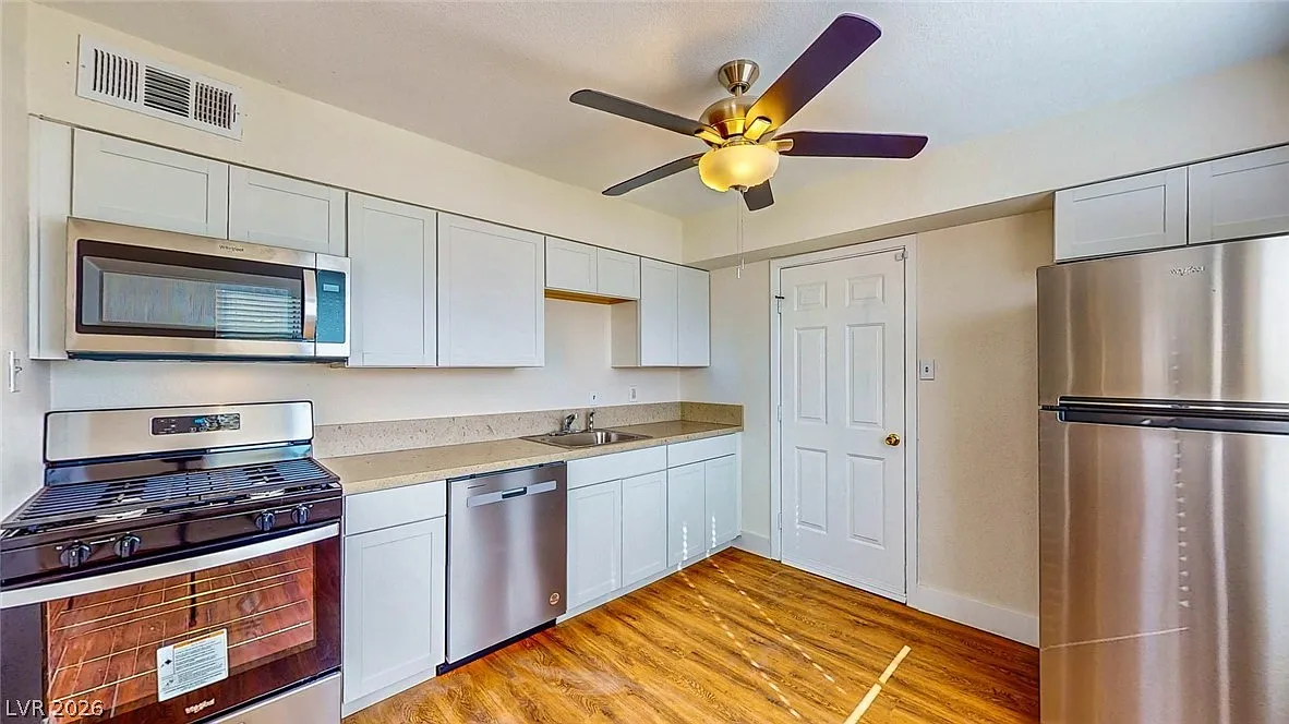 2 bed, 1.0 bath, 1995 sqft, $1,250 — Photo 3