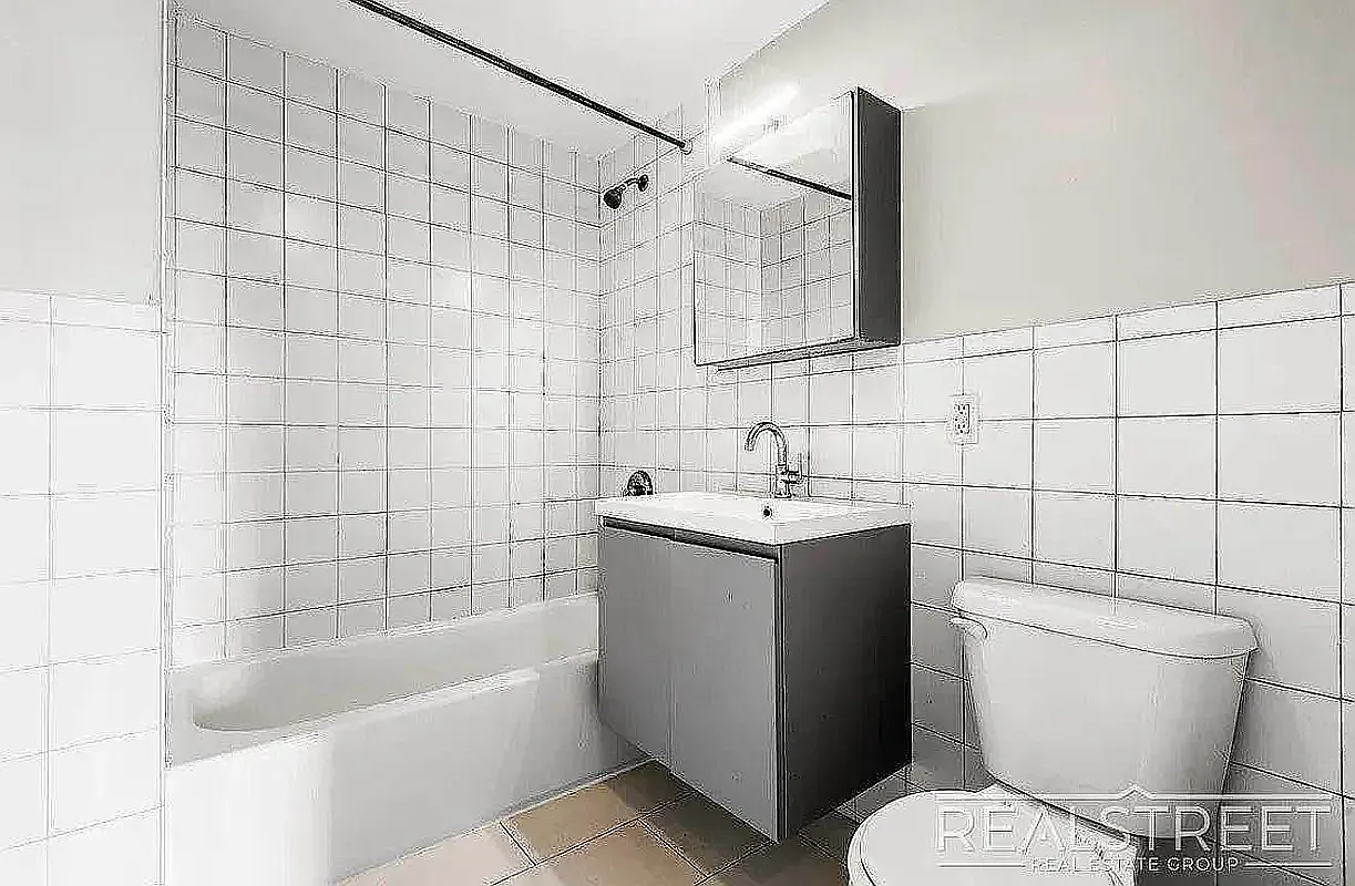 21 Bogart Street — Photo 3