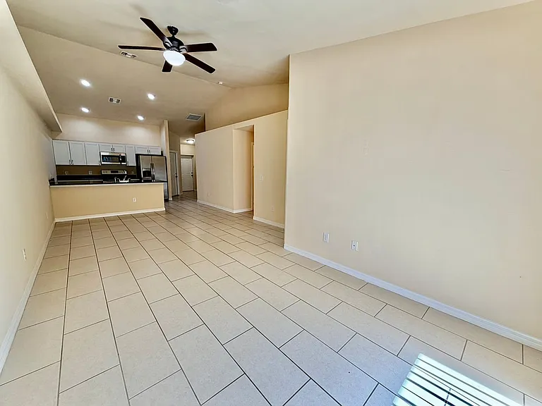 1044 NE 8th Pl — Photo 14