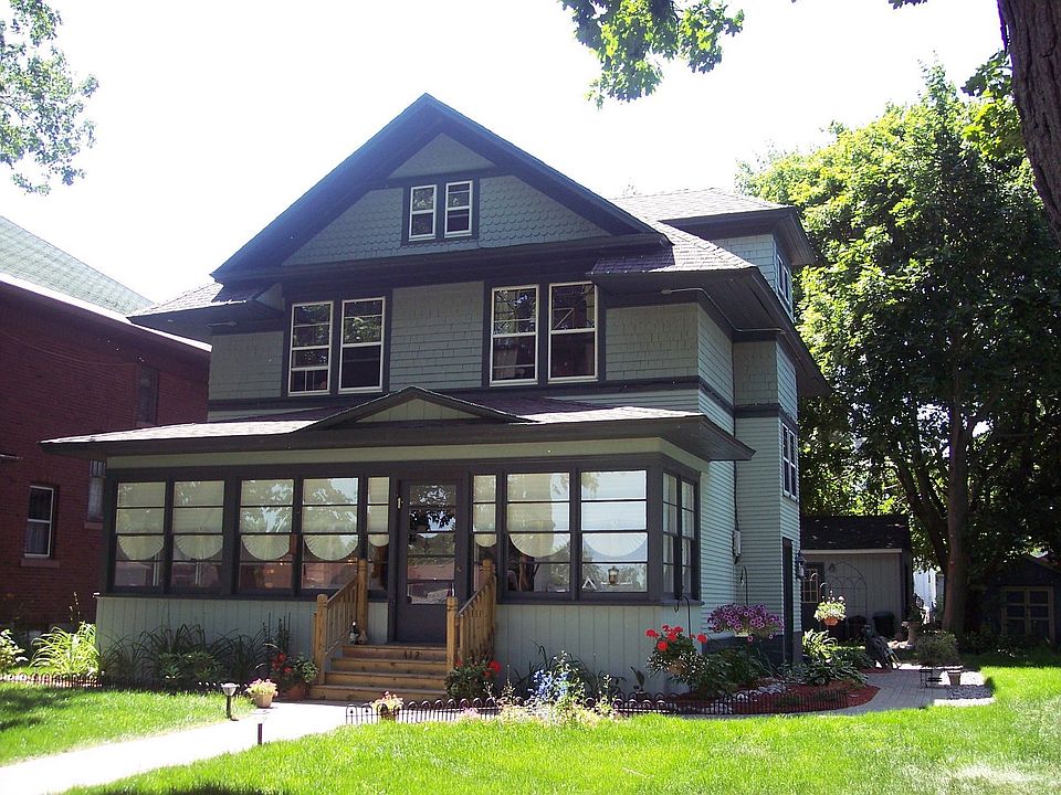 412 Carrie St