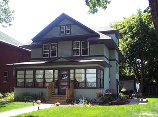 412 Carrie St, Sault Sainte Marie, MI 49783