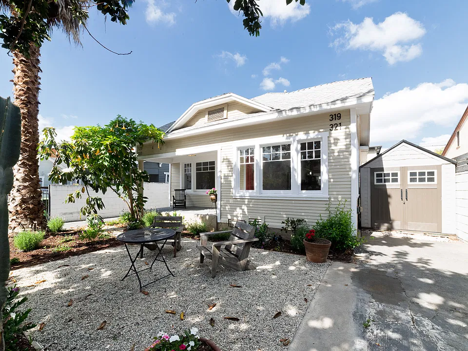 321 N Heliotrope Dr