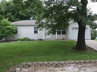 19002 Royal Dr, Warrenton, MO 63383