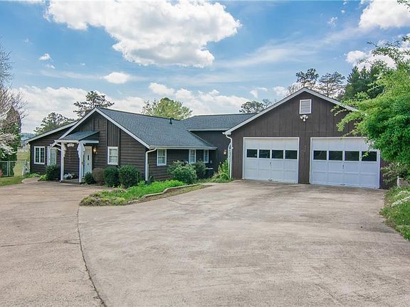 2nd image of 30 Lake Terrace Dr