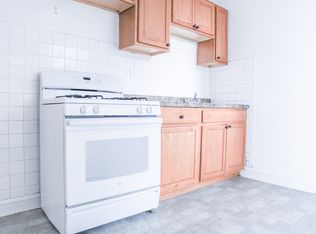 3950 W Roscoe St APT 1B, Chicago, IL 60618