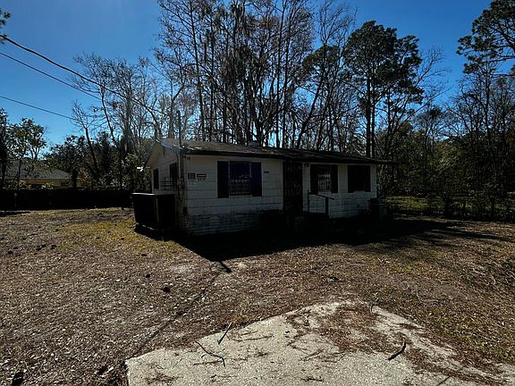 3rd image of 6056 FLICKER Avenue